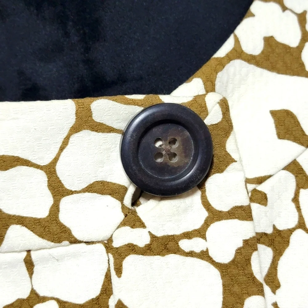 J. Crew Stylish Cream and Brown Women's Tailored Fit‎ Jacket SIZE 6. #744
